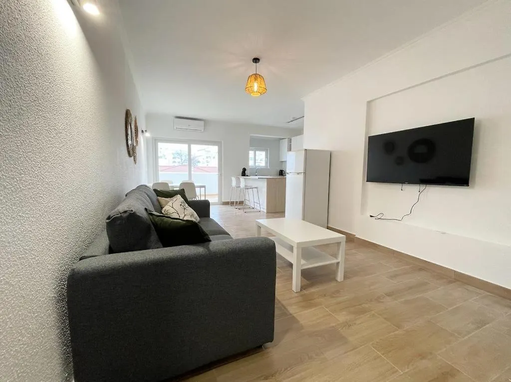 Albufeira Centre Apartment With Pool