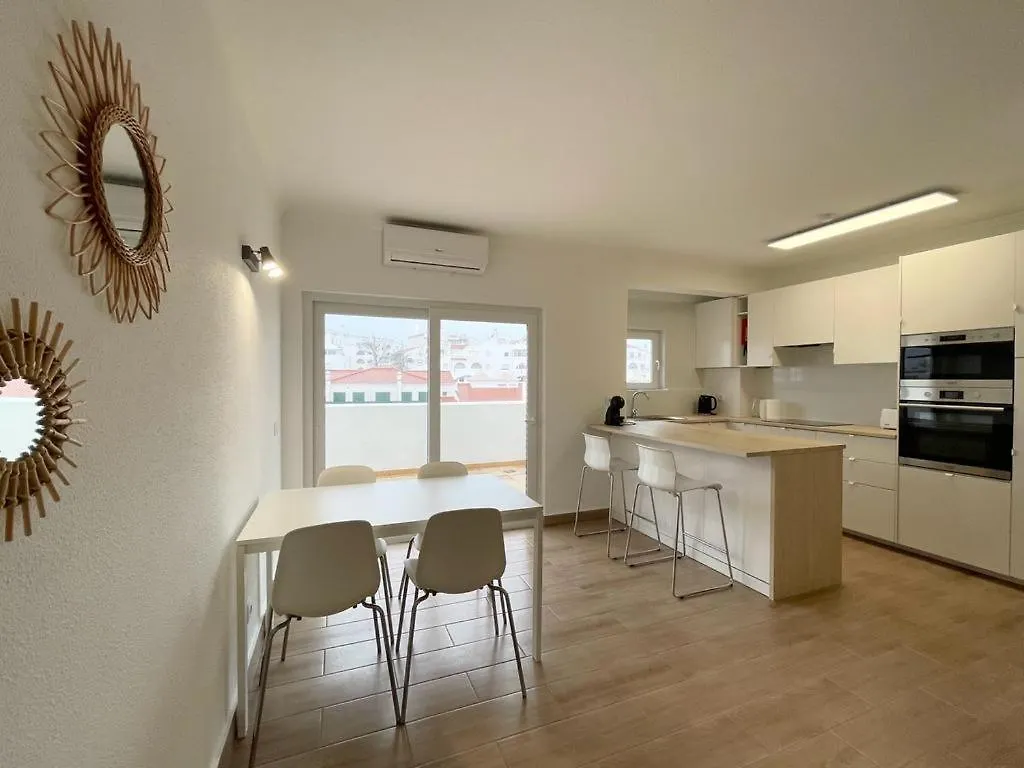 Albufeira Centre Apartment With Pool