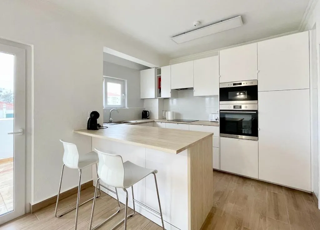 Albufeira Centre Apartment With Pool